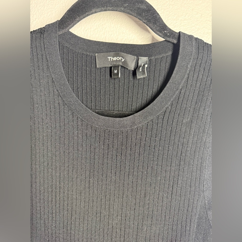 Theory Ribbed Peplum Sleeveless Crepe Knit - Picture 3 of 5